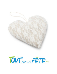 Décoration a suspendre en forme de coeur lin et dentelle blanche 25 cm 2