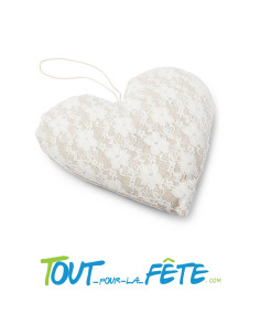 Décoration a suspendre en forme de coeur lin et dentelle blanche 25 cm